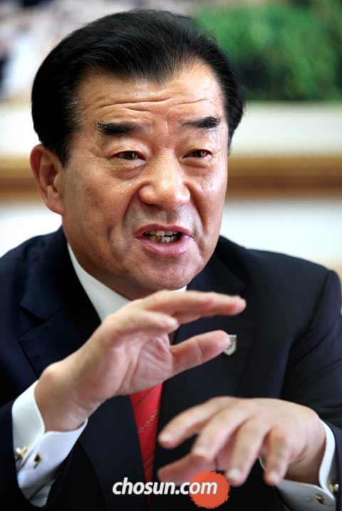 "내년부터 입학사정관 자격증제… 입시 공정성에 대한 신뢰 높일 것"