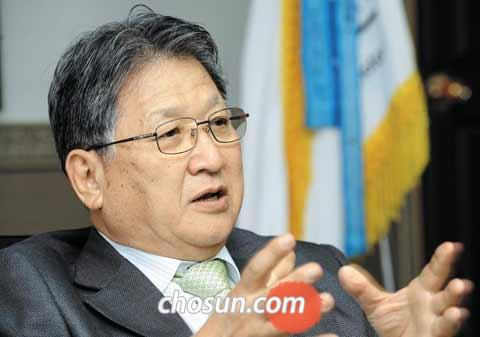 "잘 가르치는 소수정예 대학으로 2025년엔 '세계 30대 大'에 들겠다"