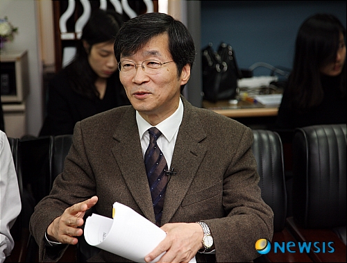 서울교육청 '초등생 전면 무상급식'선언…서울시 반응은?