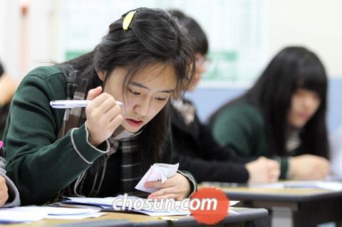 고3은 울상인데… 재수생은 여유만만