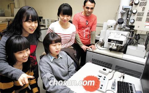 [글로벌 명문 한양대] 강의실 옆에 기업연구소… 현장이 요구하는 '맞춤 인재' 양성
