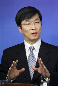 곽노현 교육감 "서울시와 상관없이 내년부터 무상급식 시행"