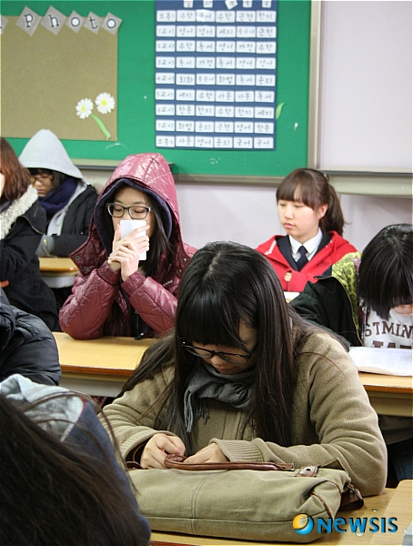 성적표 받고나니 '재수 유혹'…딜레마 빠진 수험생