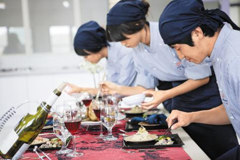 취업 잘되는 '실속형 학위'4년제 대학 안 부럽다