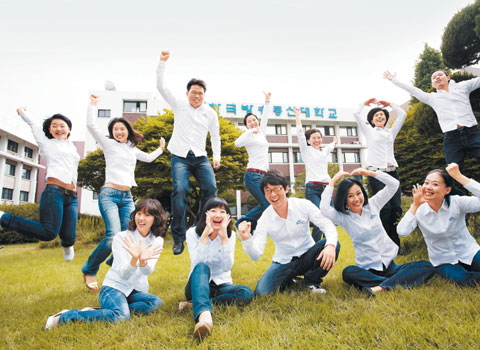 [주목받는 한국방송통신대학교] 직업·학업 병행… 원격교육으로 '자기계발의 꿈' 펼쳐라