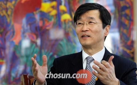 [곽노현 서울교육감 취임후 첫 언론 인터뷰] "문제학생 학부모 소환불응 땐 법적제재 추진"