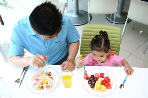 [겨울방학 아이들 건강관리 2題] "혼자 아침 먹는 아이들 건강 안좋아"