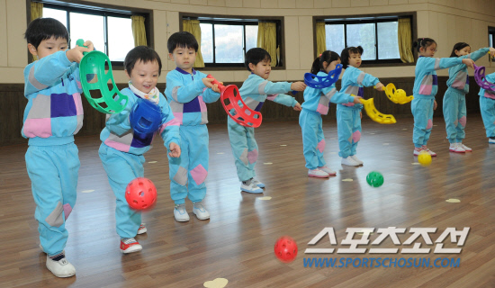 유아 스포츠교육 플라이키즈 학생과 학부모 사로잡다