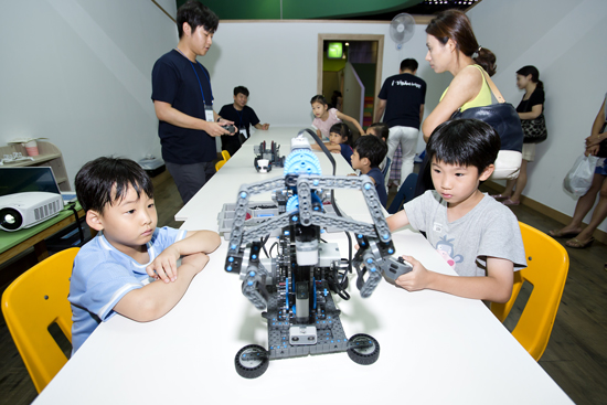 [조선에듀] 방과후 ‘로봇’과 ‘드론’ 만나러 가자… 분당 STEAM체험관, 주말 프로그램 선보여