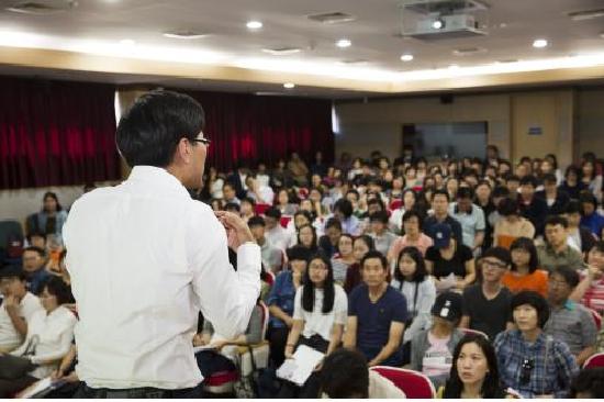 20일 조선에듀케이션이 개최한 ‘공부혁명&성적반란’ 무료 특강에 300여 명의 학생과 학부모가 참석했다. 

