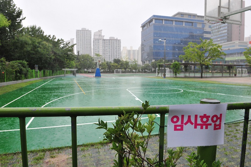 태풍 링링에…제주 모든 학교 내일 단축 수업