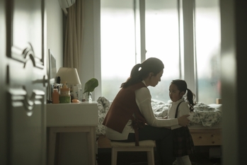 [김선희의 훈육 인사이트] 감시받는 부모, 고립된 가정… ‘훈육의 삼중고’를 넘어